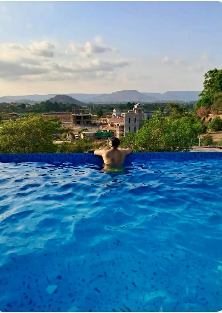 Lonavala- Mountain Villa with Infinity pool & chef