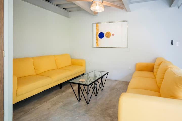 Spacious Four Bedroom Apt With Garden - Oaxaca, Mexico