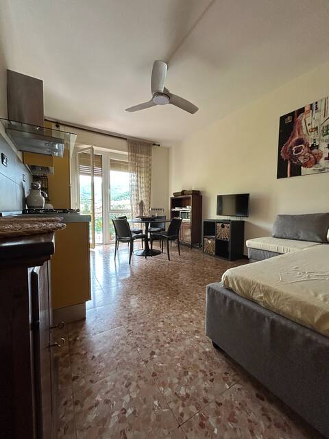 Top Airbnb: La Formica Azzurra Three-Room Apartment a Lavagna
