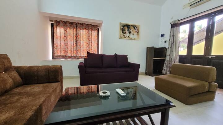 Living room image 4