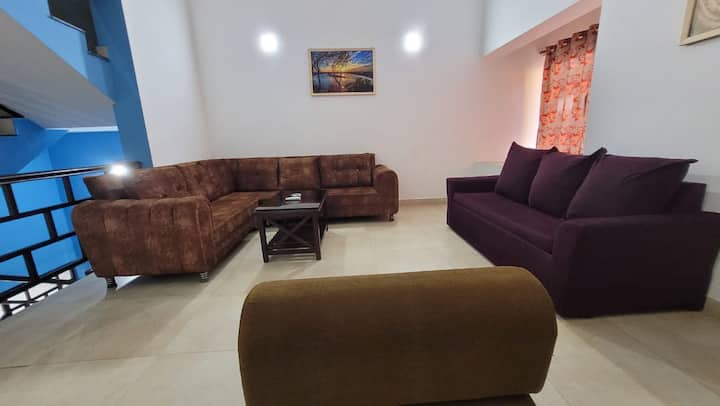 Living room image 3