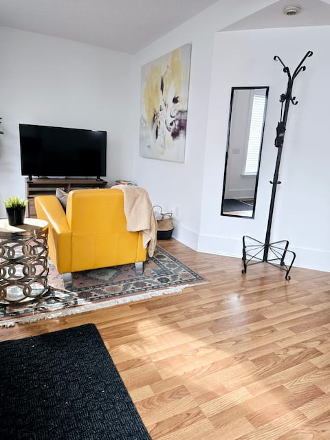 Successful Airbnb property: Cute Cottage for 1 (2) in the heart of Kensington. in Hillhurst