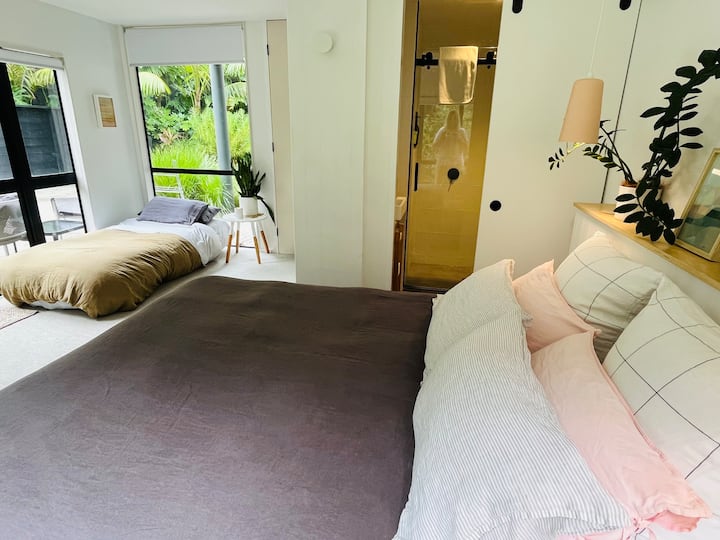 Castor Bay Getaway- Auckland -Cosy Private Studio - 오클랜드