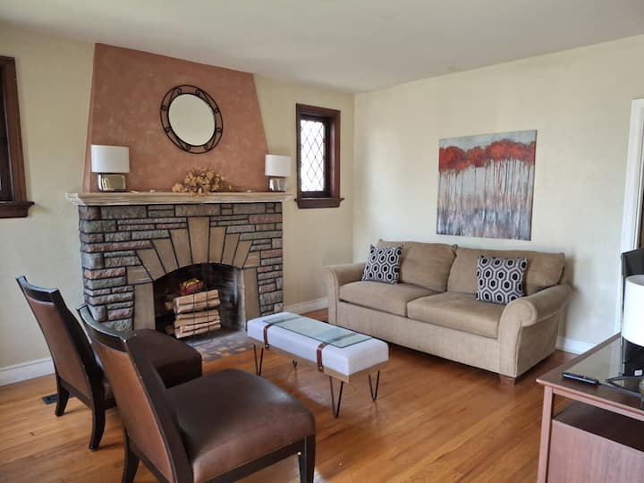 Zen Home • 3 Br • Sleeps 6 • Minutes To Downtown - Washington University, St. Louis