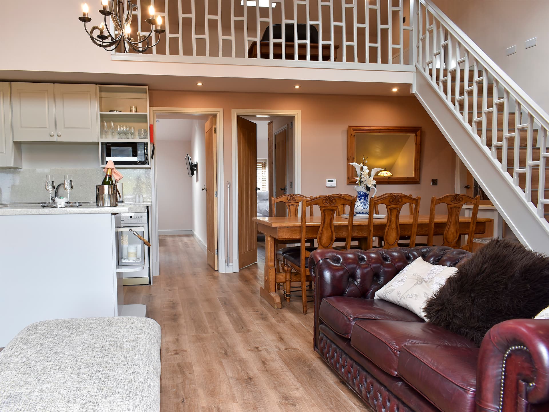 Roosters Rest - UK31826 — photo 3