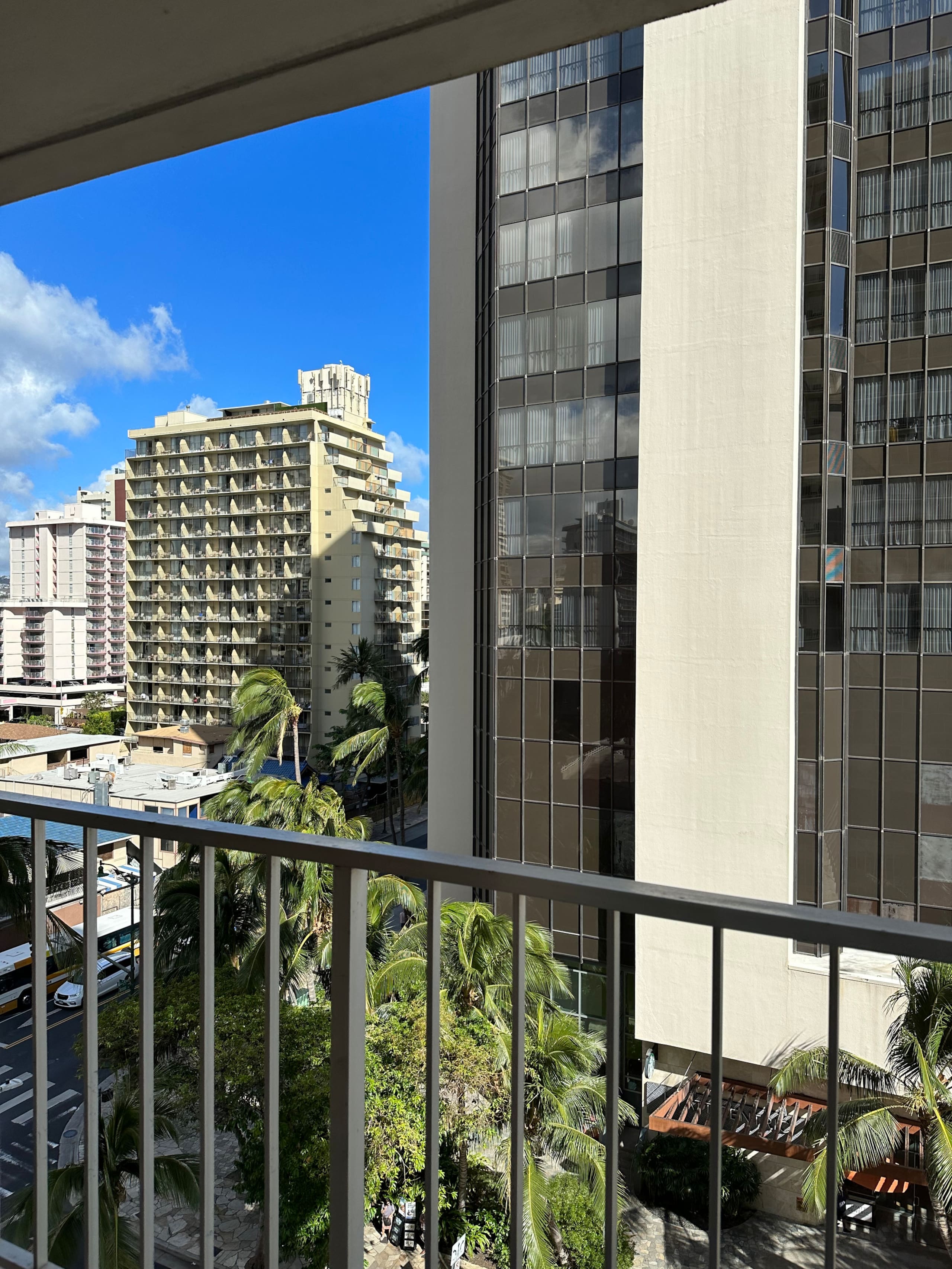 Condo in Honolulu · ★4.93 · 1 bedroom · 3 beds · 1 private bath - Image 15