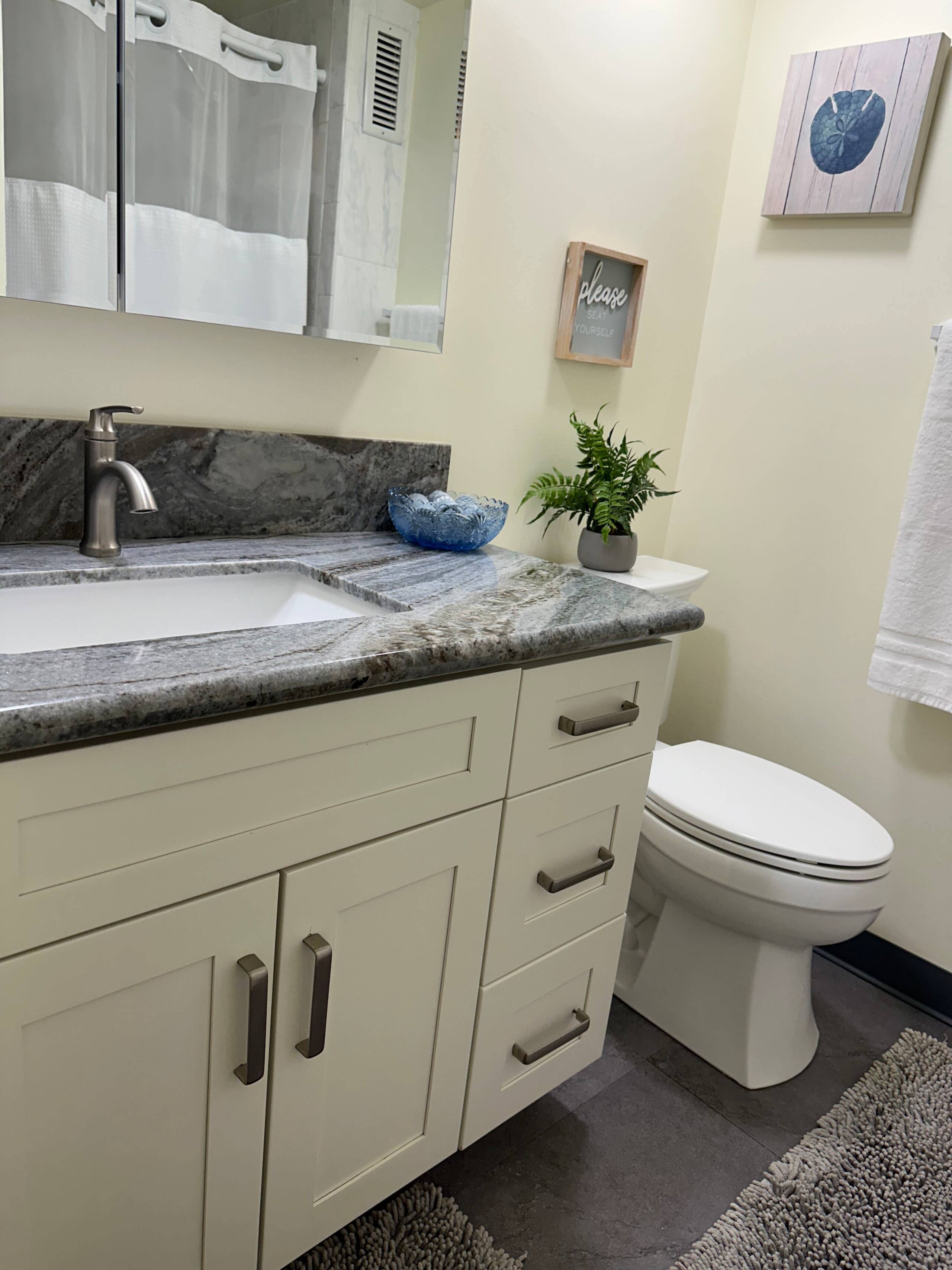 Condo in Honolulu · ★4.93 · 1 bedroom · 3 beds · 1 private bath - Image 14