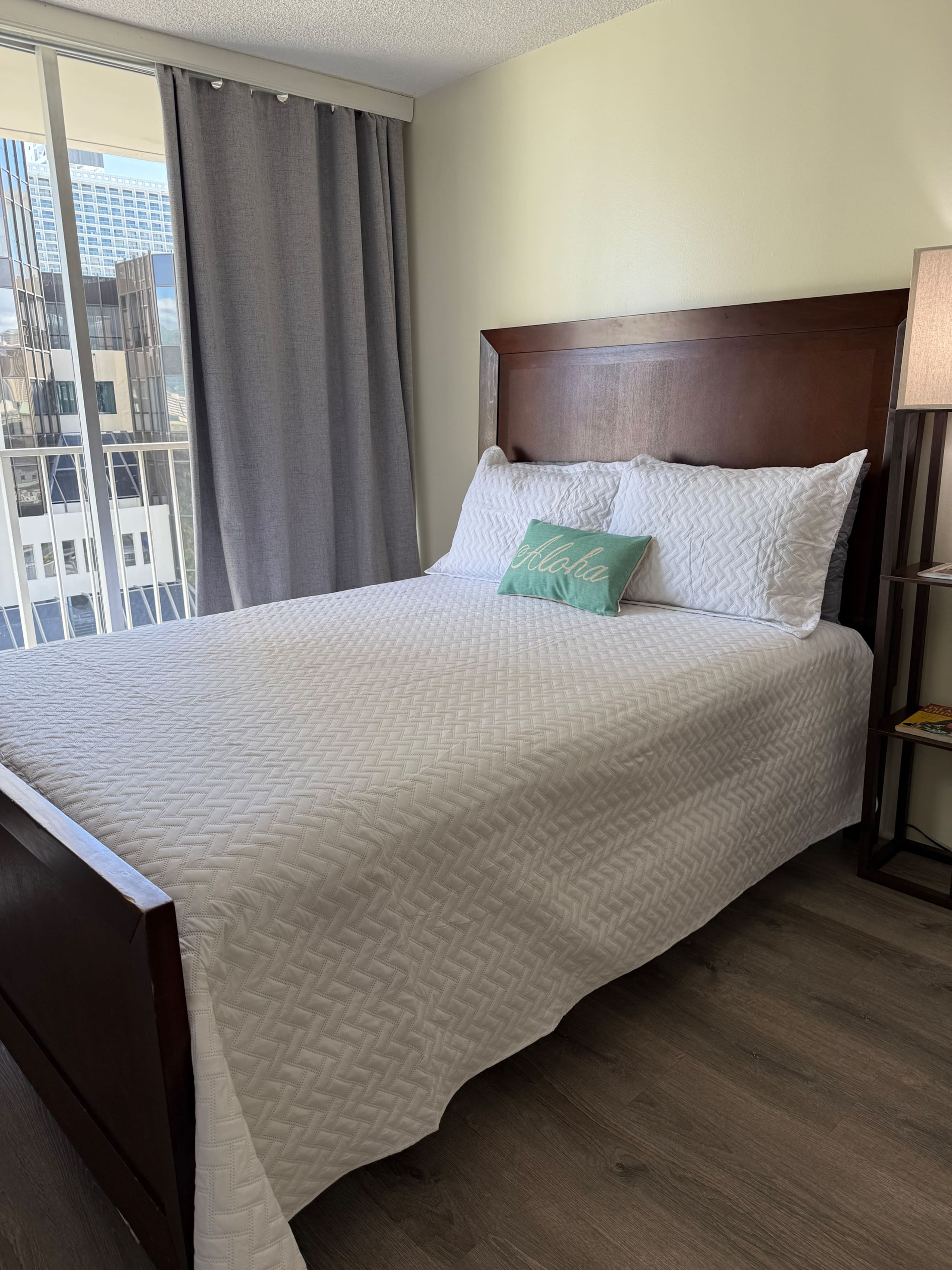 Condo in Honolulu · ★4.93 · 1 bedroom · 3 beds · 1 private bath - Image 8
