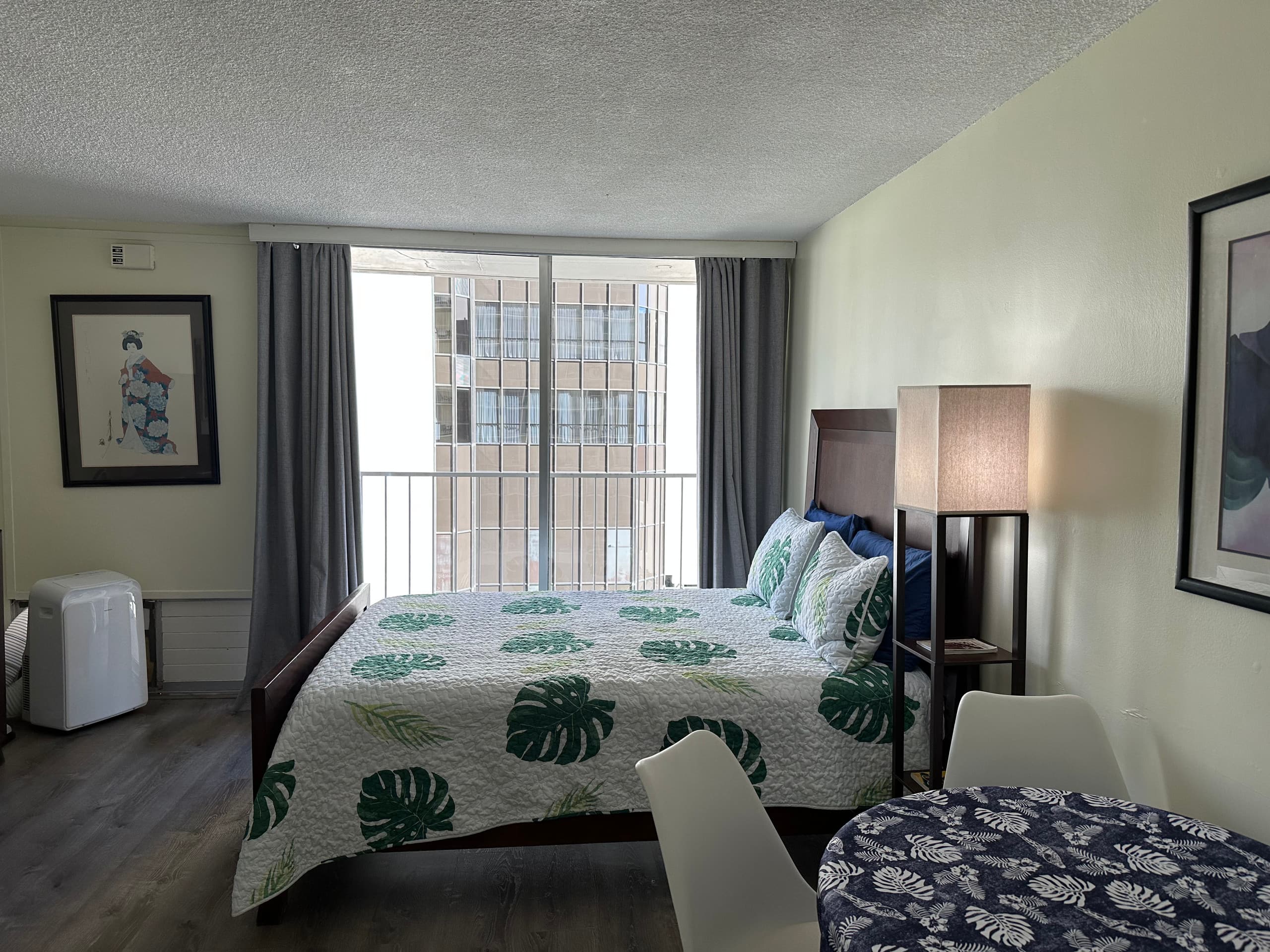 Condo in Honolulu · ★4.93 · 1 bedroom · 3 beds · 1 private bath - Image 1