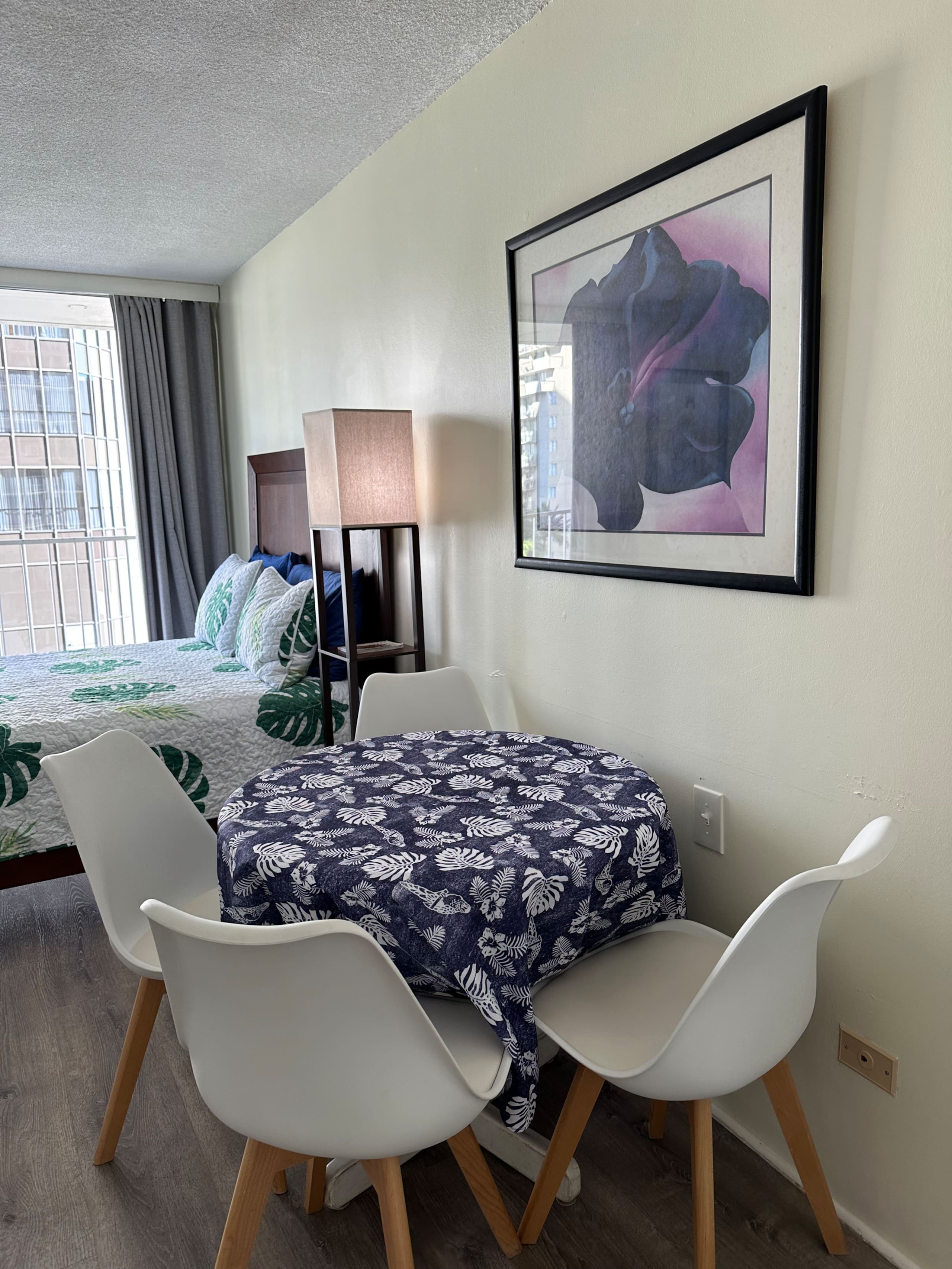 Condo in Honolulu · ★4.93 · 1 bedroom · 3 beds · 1 private bath - Image 9