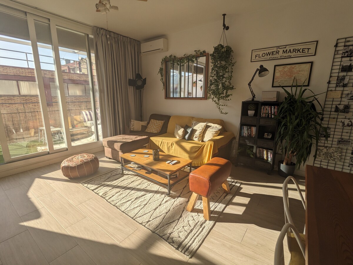 Top Airbnb: Penthouse historical center with sunny terrace in La Goleta