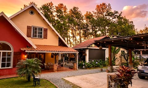 Cozy cabin in nature with garden in Cerro Azul