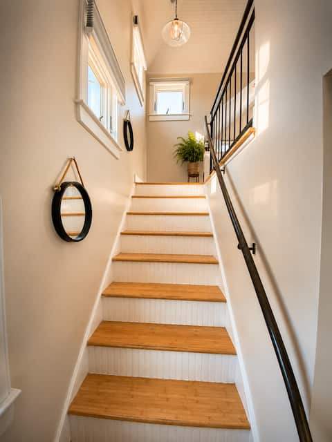Top performing Airbnb: WATERFRONT Cottage, Downtown w/ Beach in Vineyard Haven