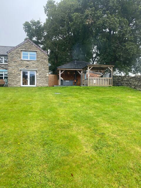 Ty Ffarm Maes Madog