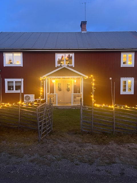 Spacious house with beautiful views just outside Järvsö