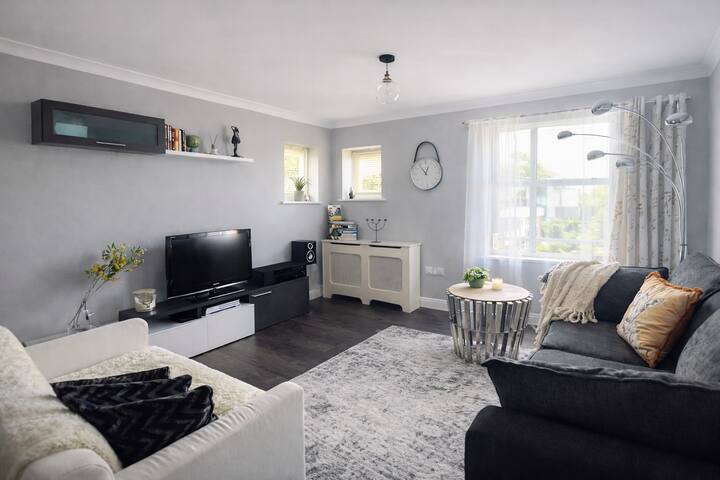 Centrally Located A Home From Home - Free Parking - Canterbury