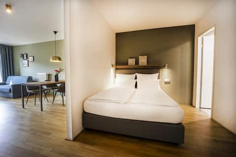 Popular Airbnb listing: Apartment XL - King bed in Bockenheim