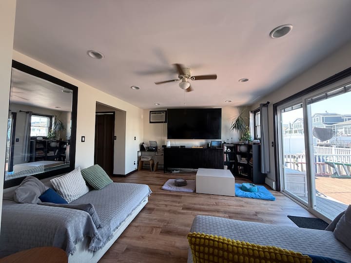 Nyc, Rockaway Beach: On Water; Large Deck, Kayaks - Rockaway Beach - Queens, NY