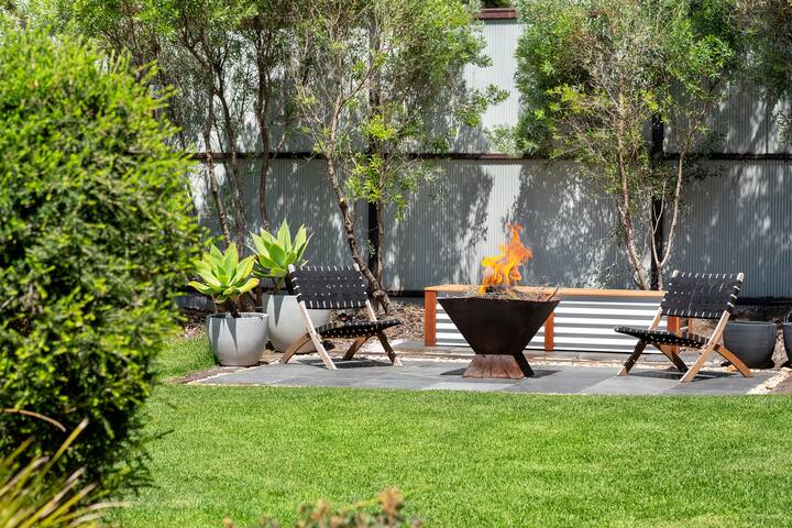 Luxurious multi-family retreat for all seasons. gallery image 5