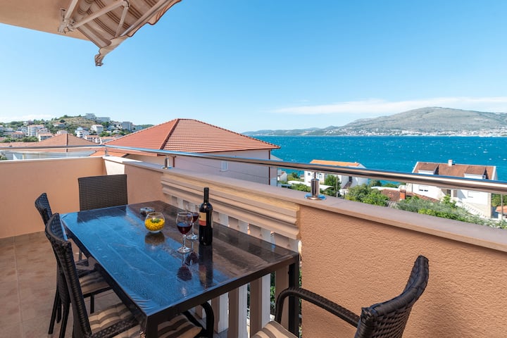 Maestral, Sea View Apt, Close To Copacabana Beach - Croatia