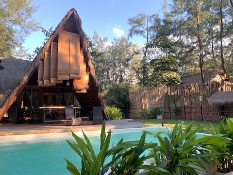 Casa Liwa Beach Villa, a private beach house