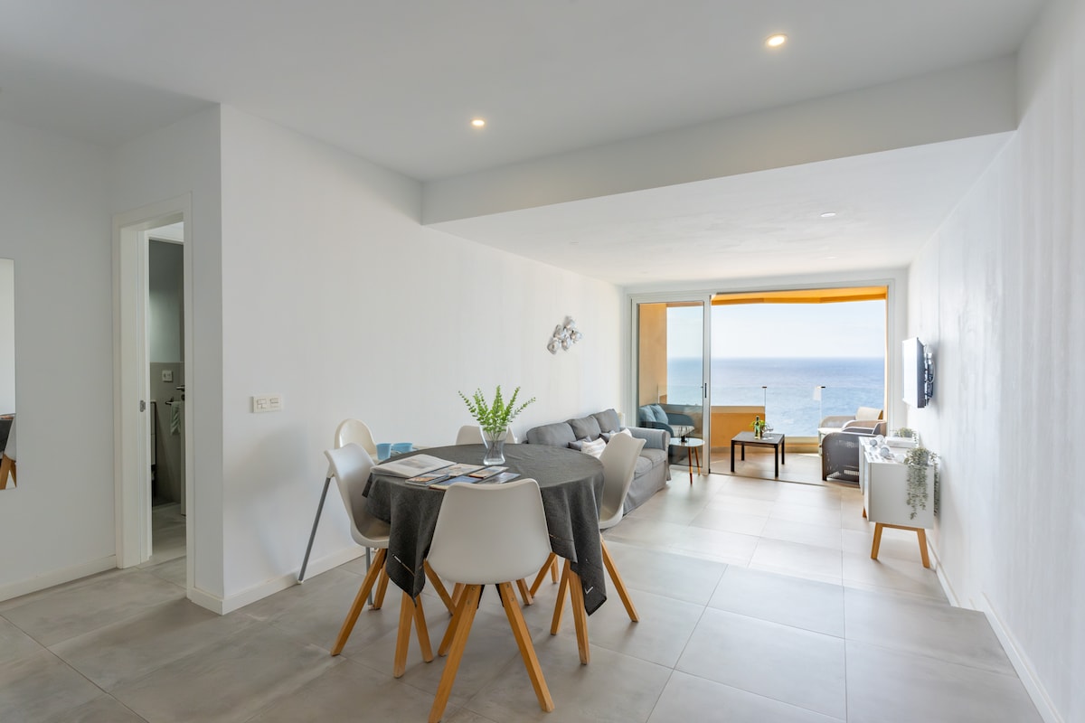 Beliebte Airbnb-Anzeige: Apartment in Radazul with a terrace overlooking the sea in El Rosario