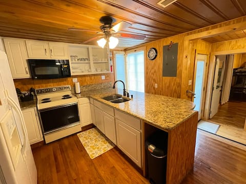 Ozarks Nightly Rentals, Twin Pines House