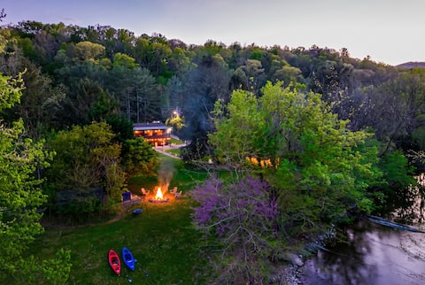 Peaceful River Retreat | Kayaks, Hot Tub, Fire Pit