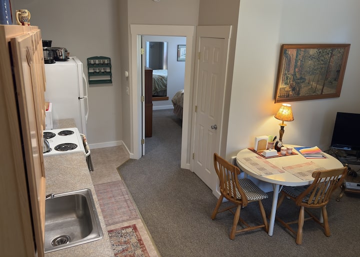 Natural Light & Comfort | No Fees | 30+ Days - 스포캔