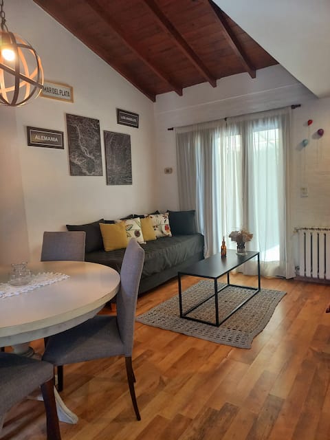 Anuncio de Airbnb popular: Cabin 2 Violet en Bosque Peralta Ramos