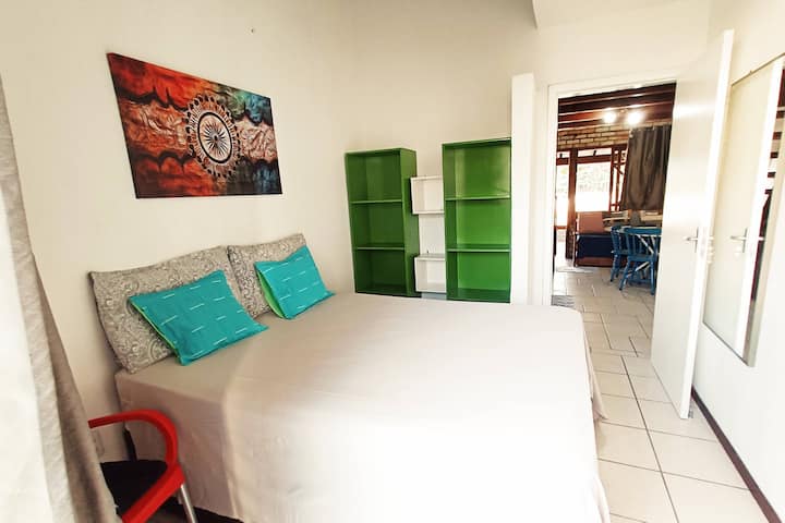 Quarto de casal (vista da varanda dos fundos)