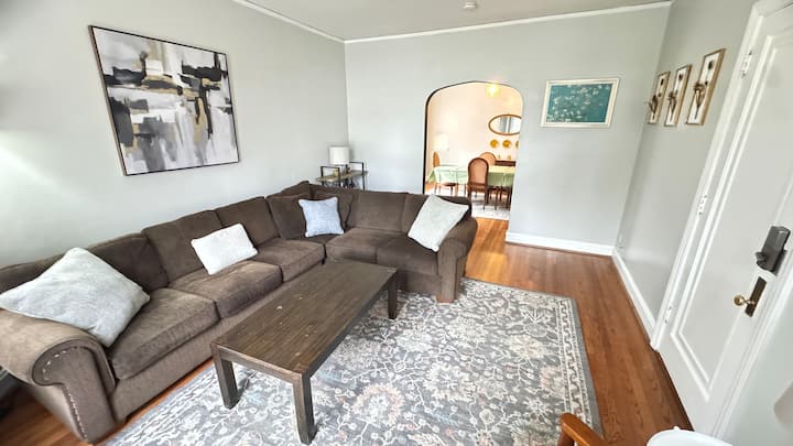 Convenient & Spacious Beauty W/free Priv. Parking! - Columbia Beach, IL