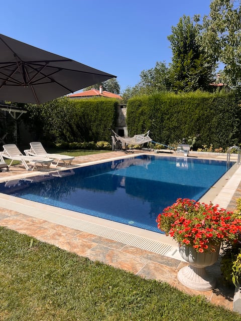Popular Airbnb listing: VILLA ORTANCA in Sakarya