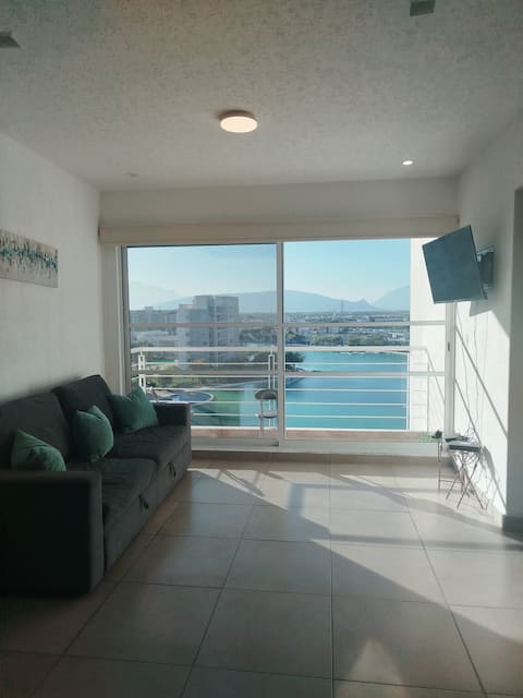 Lakeview Stay, Pool, kayak 15 min from Airport