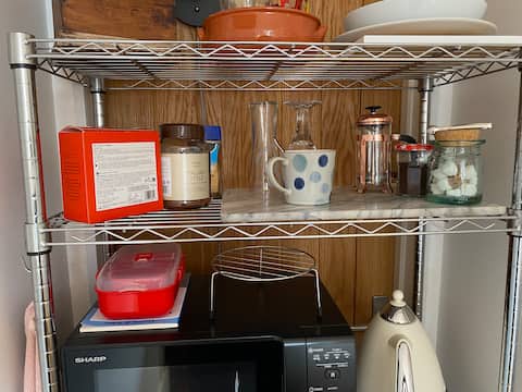 Popular Airbnb listing: The Crofts Studio (Central Location) in West Oxfordshire
