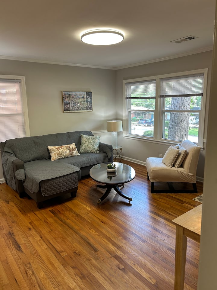Quiet Intown Bungalow With Thoughtful Amenities - Decatur, GA