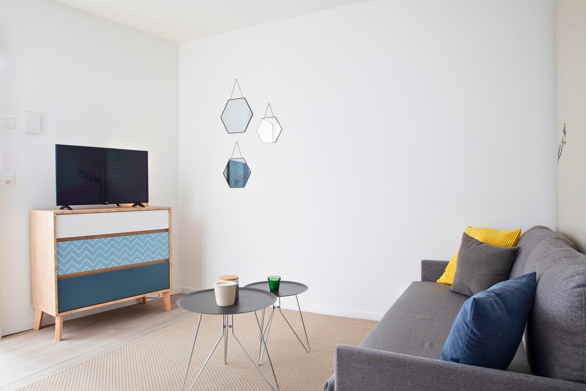 Successful Airbnb property: Bright Studio Apartment - Lausanne City Centre #8 in Lausanne