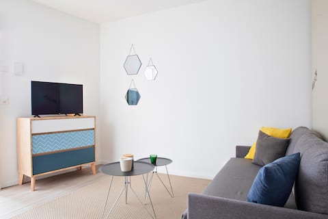 Successful Airbnb property: Bright Studio Apartment - Lausanne City Centre #8 in Montblesson