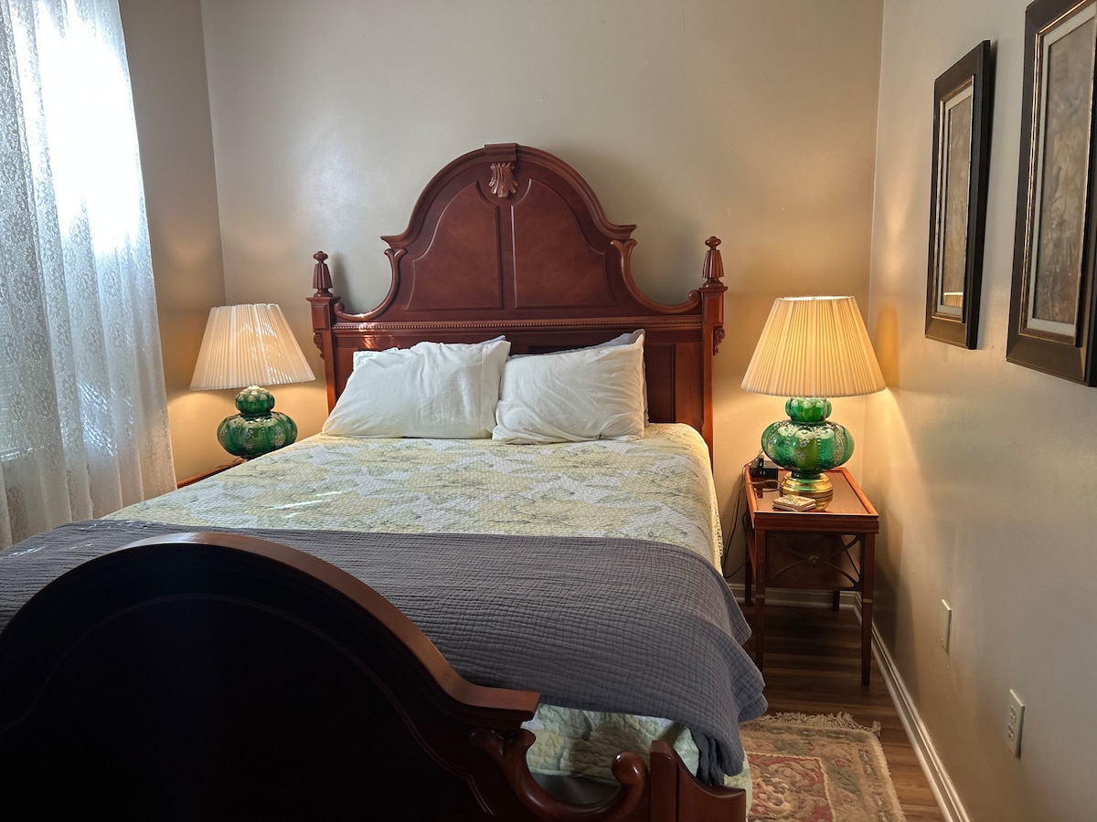 Pohodlná matrac Amish vyrobený pre menšiu manželskú posteľ