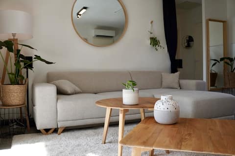 Airbnb performant: Redecorated 2024 in a quiet, garden not overlooked à Gujan Mestras