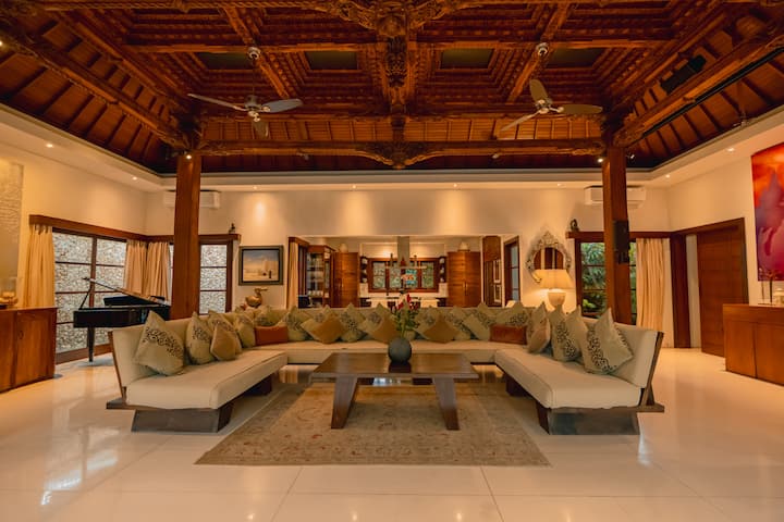 Lataliana Villa Prestige Presque Plage Seminyak - Seminyak
