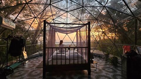 Private Romantic Jungle Dome Jacuzzi/AC/Decoration