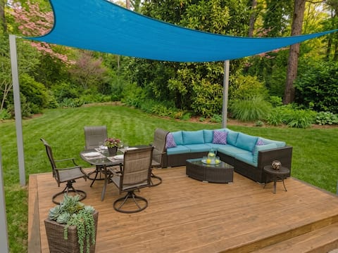 In-Shower Sauna, Fenced Yard W/Deck & BBQ Near ATL