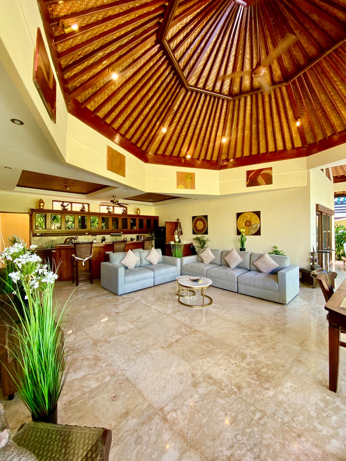 Villa in Kecamatan Denpasar Selatan · ★4.64 · 2 bedrooms · 2 beds · 2.5 private baths, comparable Airbnb