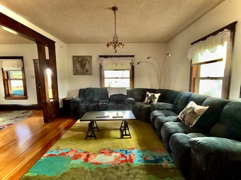 Popular Airbnb listing: The Centennial House ~ Historic 6BR, 3BA home. in Fruita