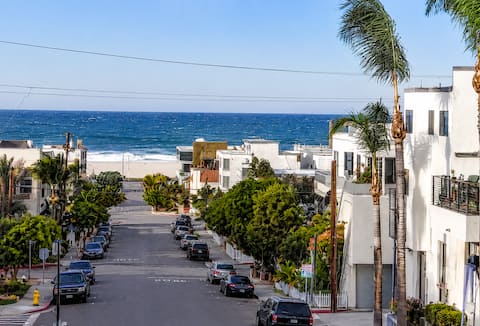 Hermosa Beach. Views of Waves & Park. Walk to Pier