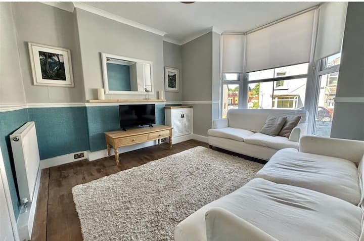 Fab Location! - Swansea