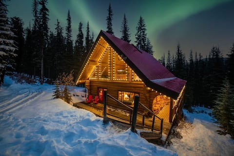 LOOR-U-INN 5
Bedroom/Luxury cedar Log Home+Hot tub