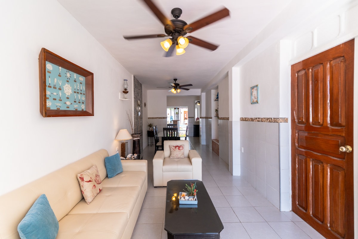 Top performing Airbnb: House with pool 30 meters from the beach in Progreso. in Progreso