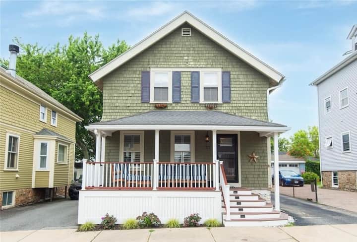 Private, Renovated, Sunny, Porch, Fenced Yard - Newport, RI